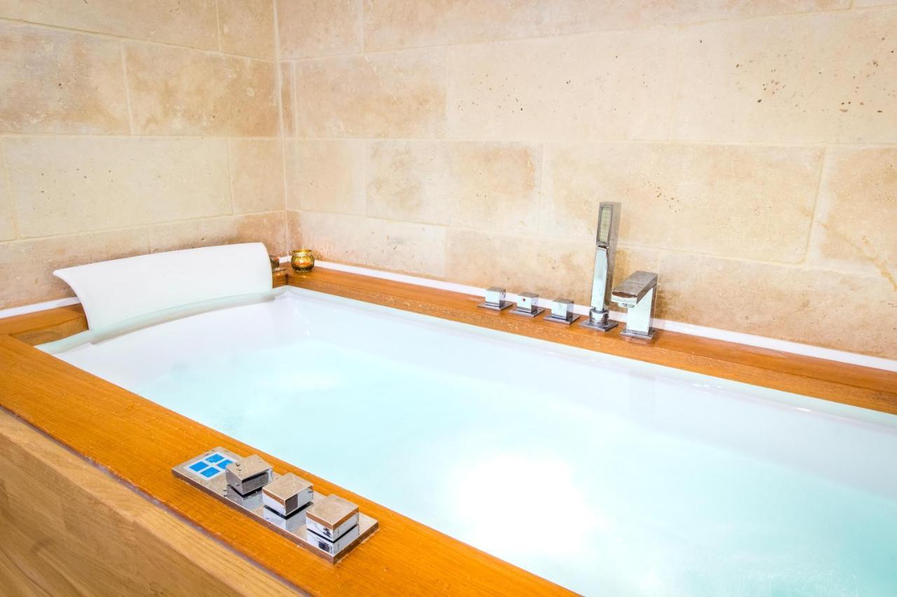 Jacuzzi - La Petite Romantique - Flobnb Laon Exterior photo